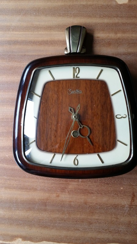 Wanduhr Uhr Voll FunktionsfÃ¤Hig Von Zentra