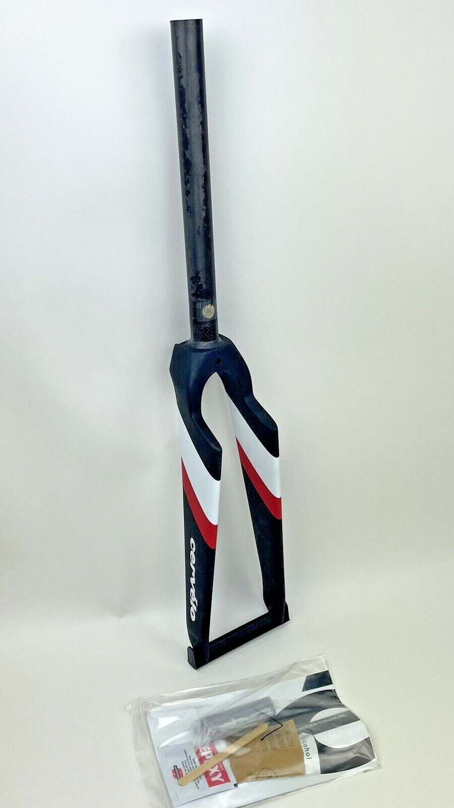 NEW CERVELO P5 UCI-Illegal 650C Carbon Fork Straight 1-1/8 NEW CERVELO P5 UCI-Illegal 650C Carbon Fork Straight 1-1/8
