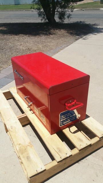 Sold Snap On Tool Box Red 6 Drawer With Key Suit Top Box