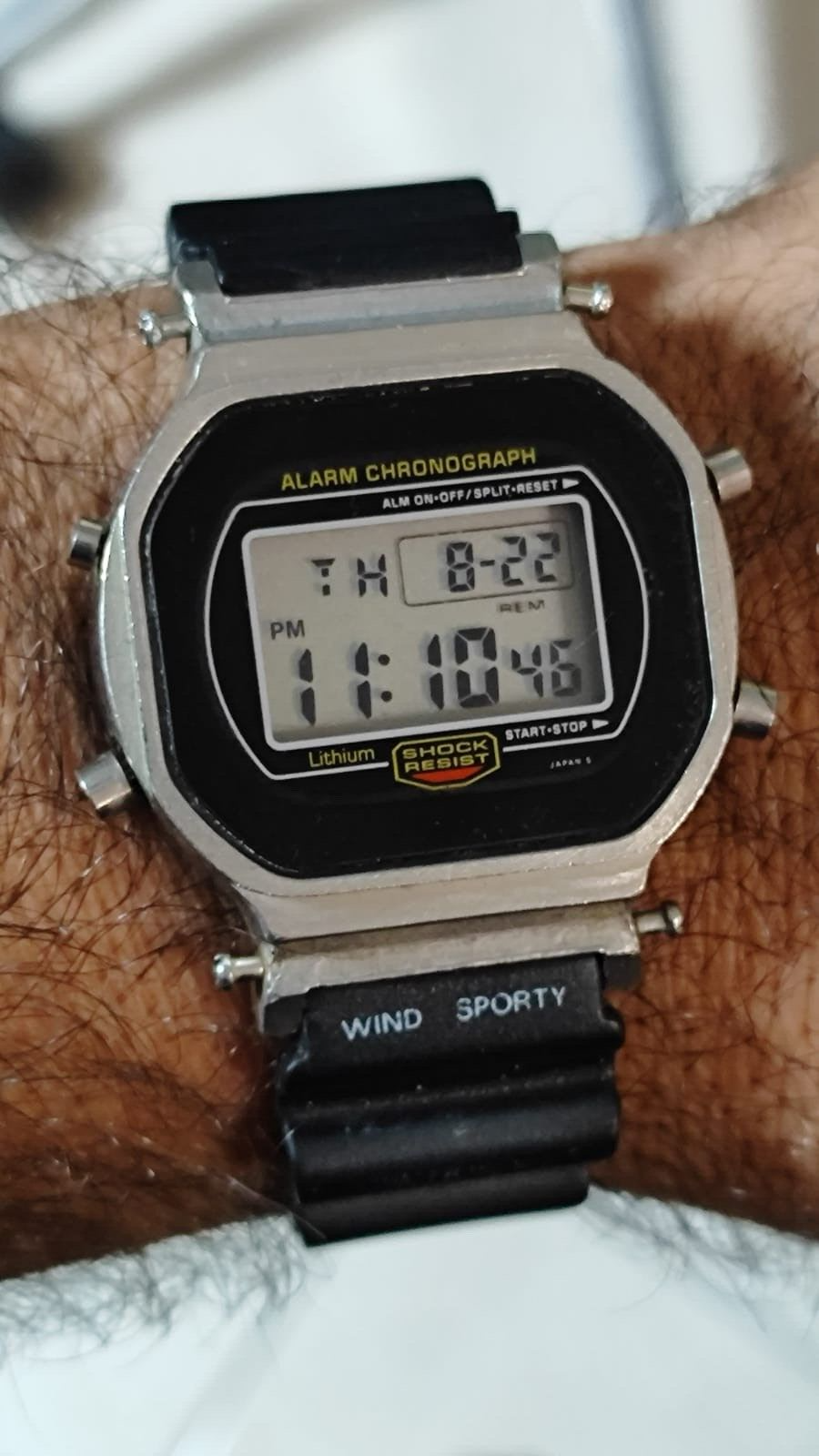 Vintage 1990 Casio G-Shock DW-5700 mod 901 Japan in Working