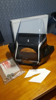 SLUK Vespa PX Driver screen with original style tray Silver