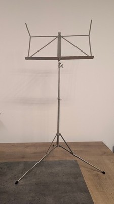 Pupitre pliable KONIG & MEYER (K&M)