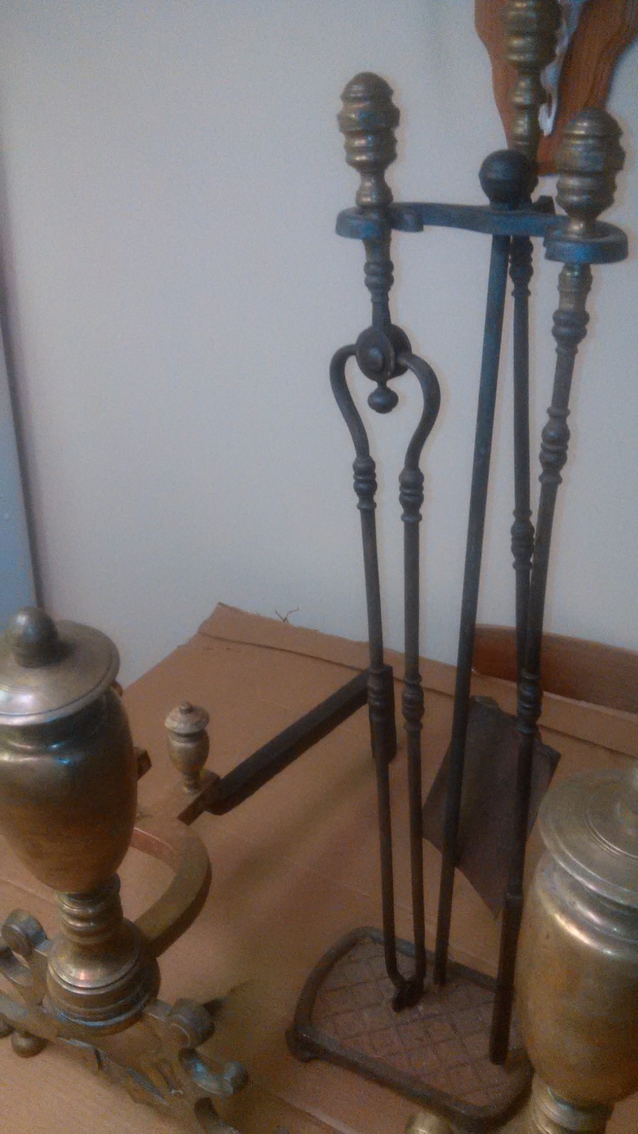 VINTAGE CHINESE CHIPPENDALE HAND FORGED BRASS URN ANDIRONS & FIREPLACE TOOLS SET