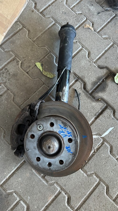 Mercedes Sprinter W903 BoÃ®Te 313 Cdi Moyeu De Roue Avant Droit