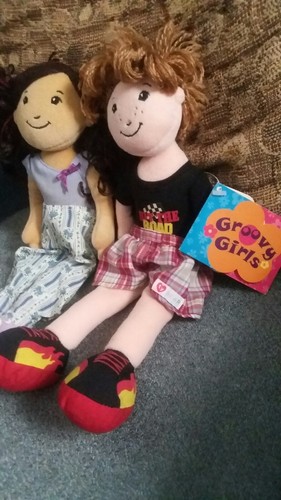 2 groovy girl dolls