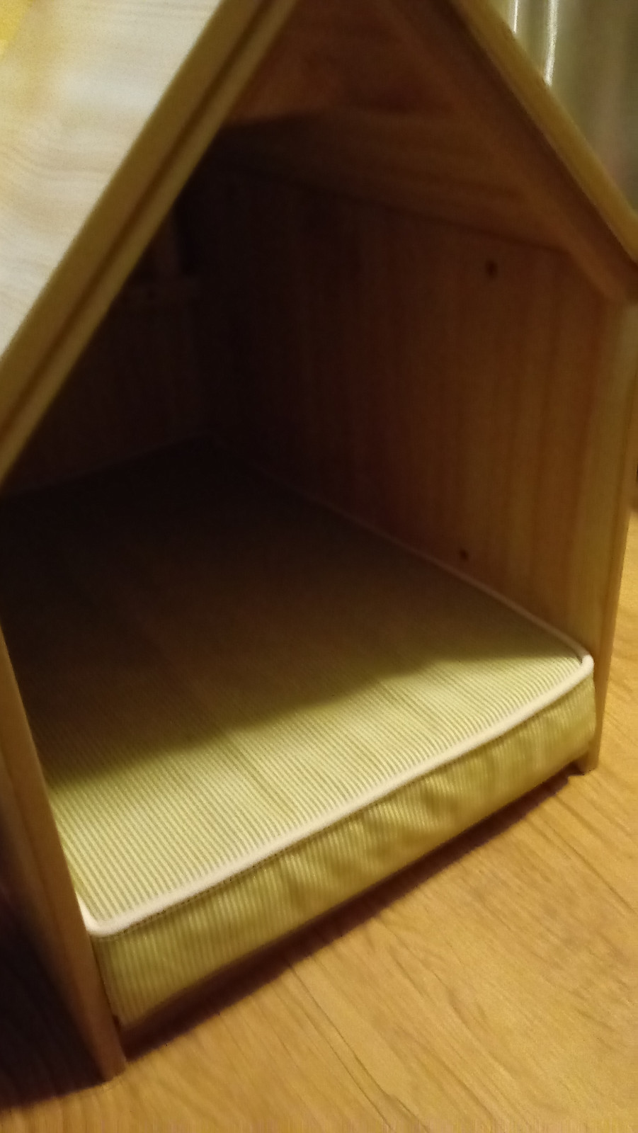 Sauder Furniture 417192 Light Pine Indoor Dog House W/ Food and Water Shelf