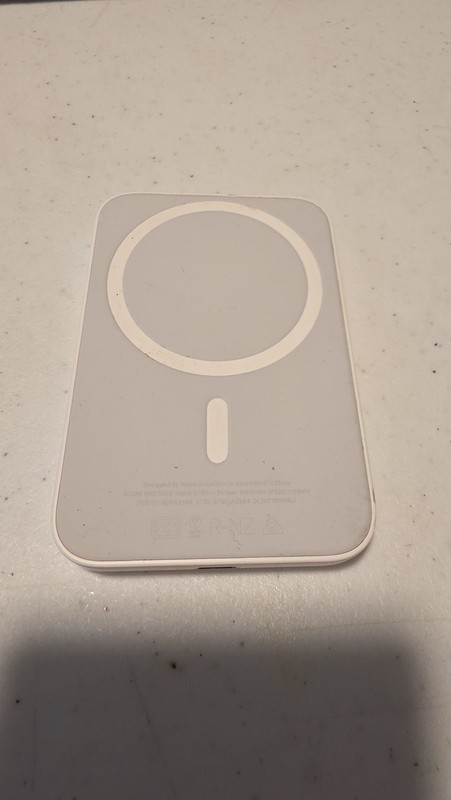 Apple MagSafe Battery Pack A2384 1460mAh White | eBay