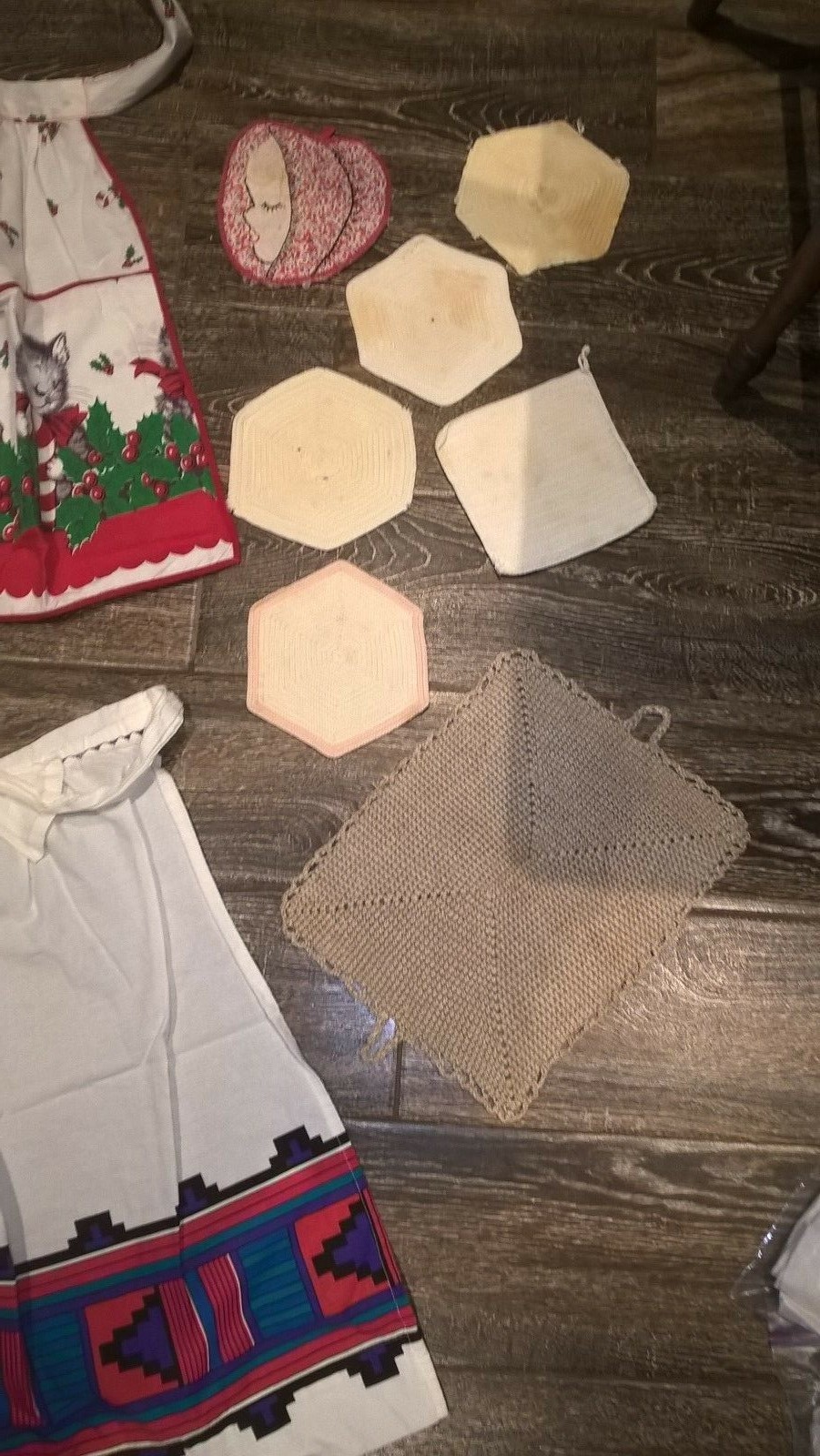 3 Vintage Aprons Kittens & Candy Canes Christmas, Geometric Design, Man's Comedy