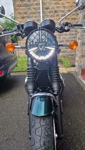 ヘッドライトグリル＆ベゼルキットA9838244 Triumph Amazon.com: Triumph Headlight Grille and Bezel A9838244