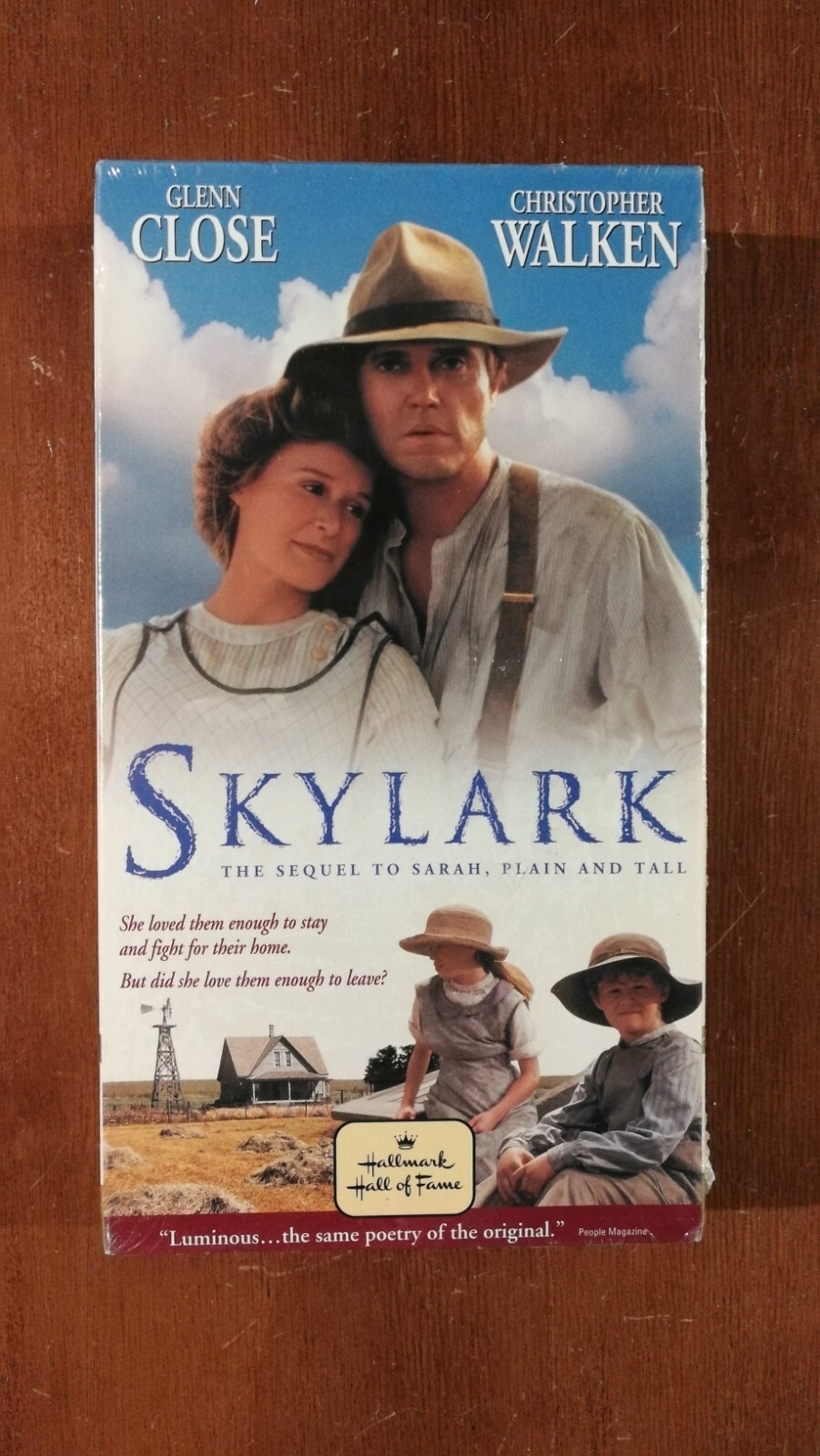 その他 Sarah Plain &amp; Tall Trilogy [VHS] Amazon.co.jp: Sarah Plain & Tall Trilogy [VHS] : Close