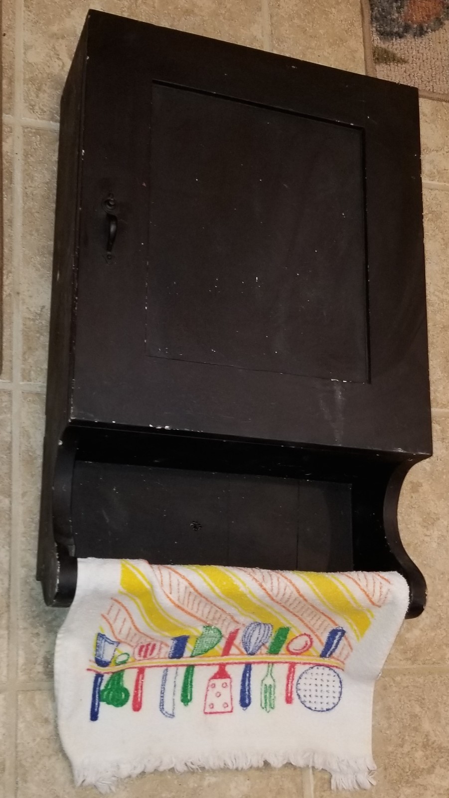 Vintage/Primitive  Painted Wooden Kitchen Bathroom Wall Cabinet & towel rack.