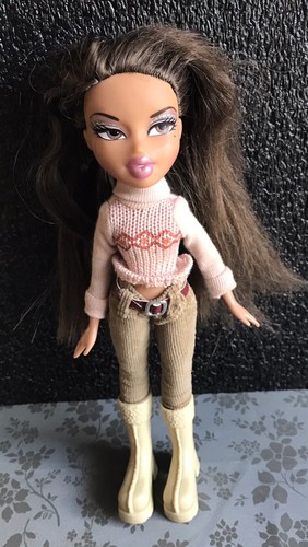 BRATZ 10” DOLL, WINTERTIME WONDERLAND YASMN W/BRATZ OUTFIT