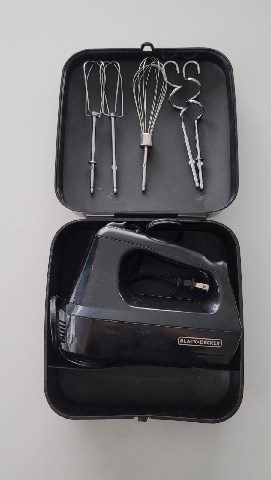 Hand Mixer 6-Speed Black and Decker MX217 with Attachments & Storage Case