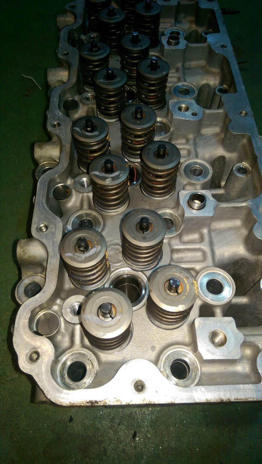 97779578 97320788 01-04 2001-04 LB7 DURAMAX 6.6 6.6L LH Drivers CYLINDER HEAD - Picture 6 of 12
