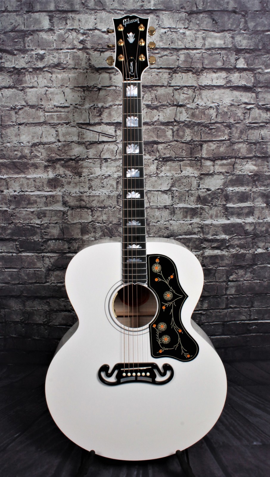 2018 Gibson Acoustic SJ-200 Standard - Alpine White
