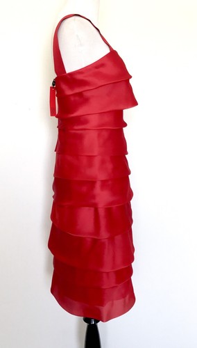 Pre-owned Carolina Herrera Red Silk Formal Dress. Retails $1000 Price $398 Size 2