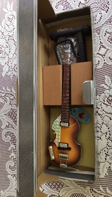 Paul McCartney HOFNER VIOLIN BASS Baby Axe BA18 Miniature Series 10  NEW IN BOX