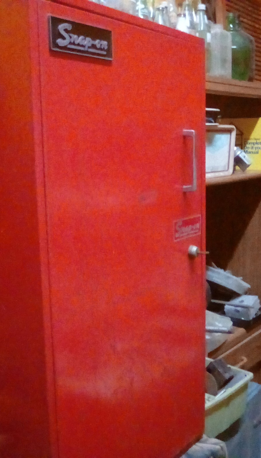 snap on tool wall hung cabnet