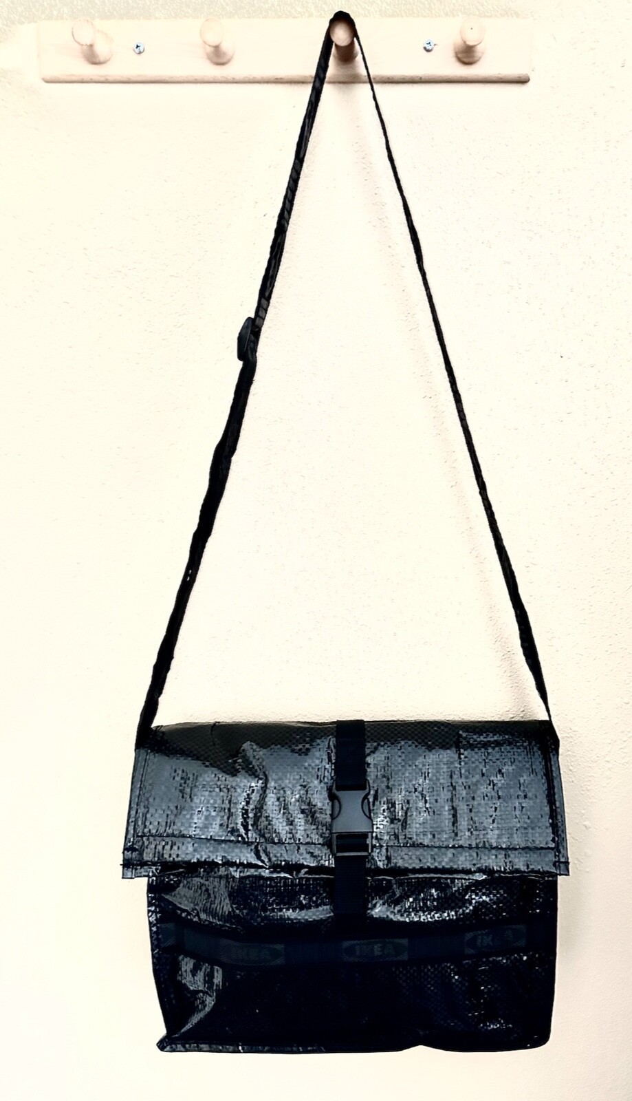 ⚠️本日8月20日迄最終お値下げ⚠️IKEA/限定品/OBEGRÄNSAD/送料込 IKEA OBEGRÄNSAD Black Laptop Messenger Bag SWEDISH HOUSE