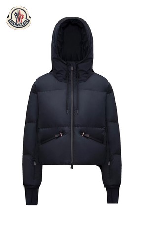 Moncler Grenoble zipped pocket hooded Puffer jacket XS Moncler Grenoble zipped pocket hooded Puffer jacket XS