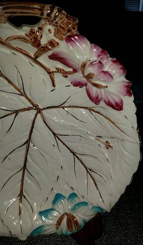 ENGLISH ANTIQUE 19C TEXTURED MAJOLICA LARGE LEAF SHALLOW DISH WITH FLOWERS