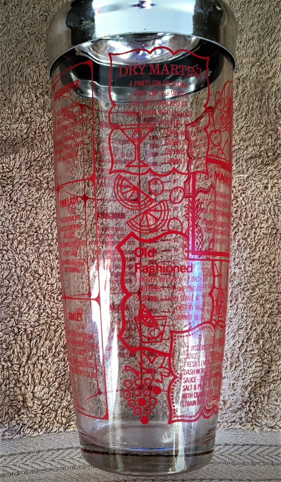 DUO VINTAGE GLASS/METAL COCKTAIL SHAKERS RETRO MAN CAVE/SHE SHED GREAT GRAPHICS