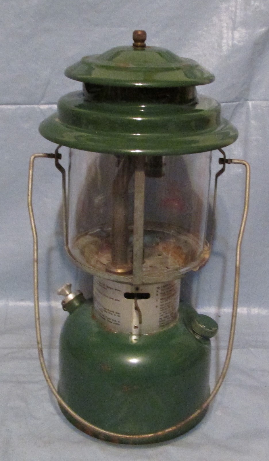 Vintage 1979 Green Coleman Double Mantle Lantern W- Glass Camping Fishing Sports