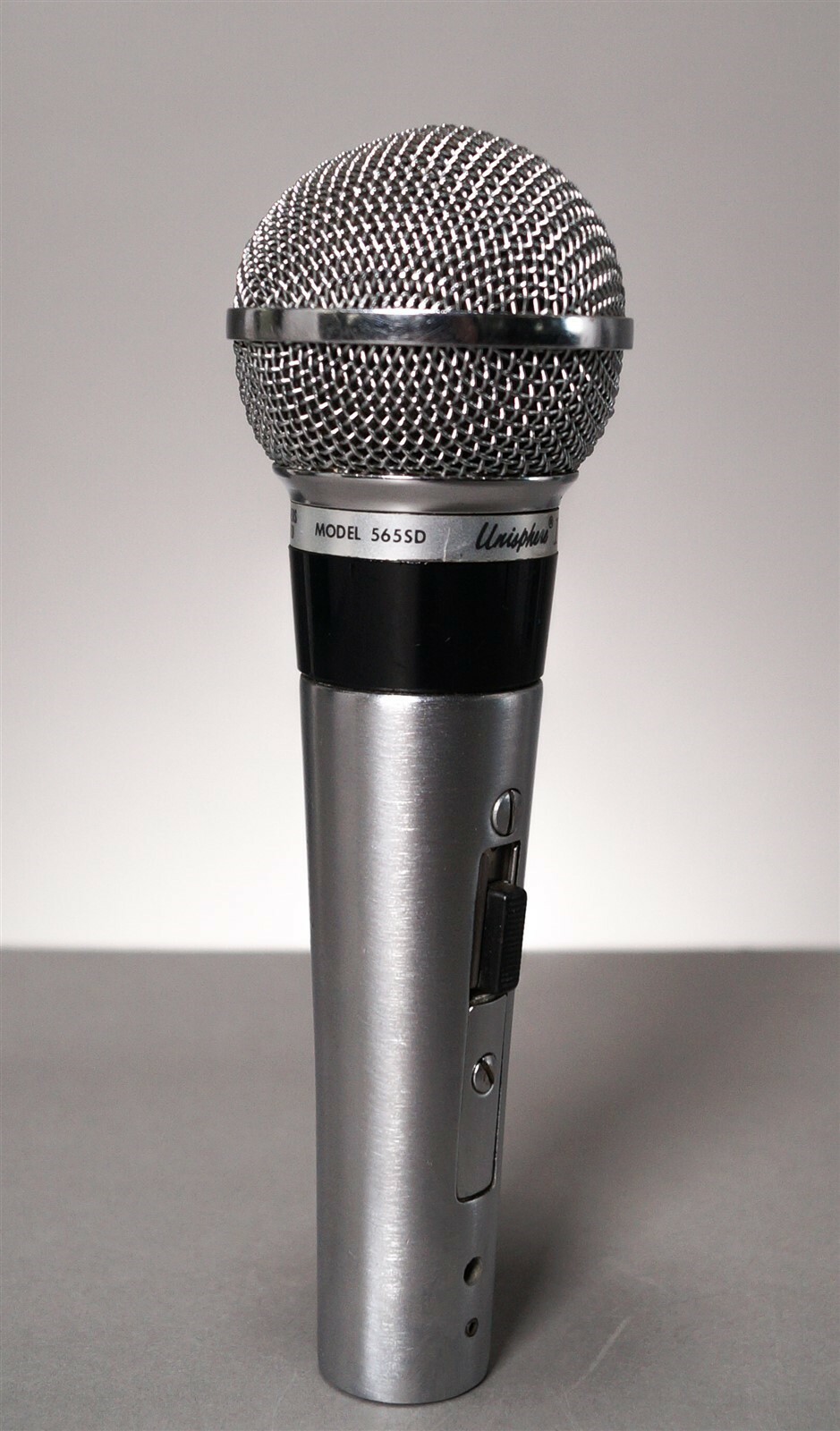 Vintage SHURE BROTHERS Unisphere I Dynamic Microphone Model 565 SD w