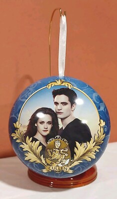 2012 Twilight Saga Eclipse Ornament with Edward & Bella & Jacob 4'' Diam. Opens 