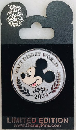 Walt disney ピンバッジ 1952 Disney Pin WDW Mickey Mouse Silver Coin 2009 Olympic Olive