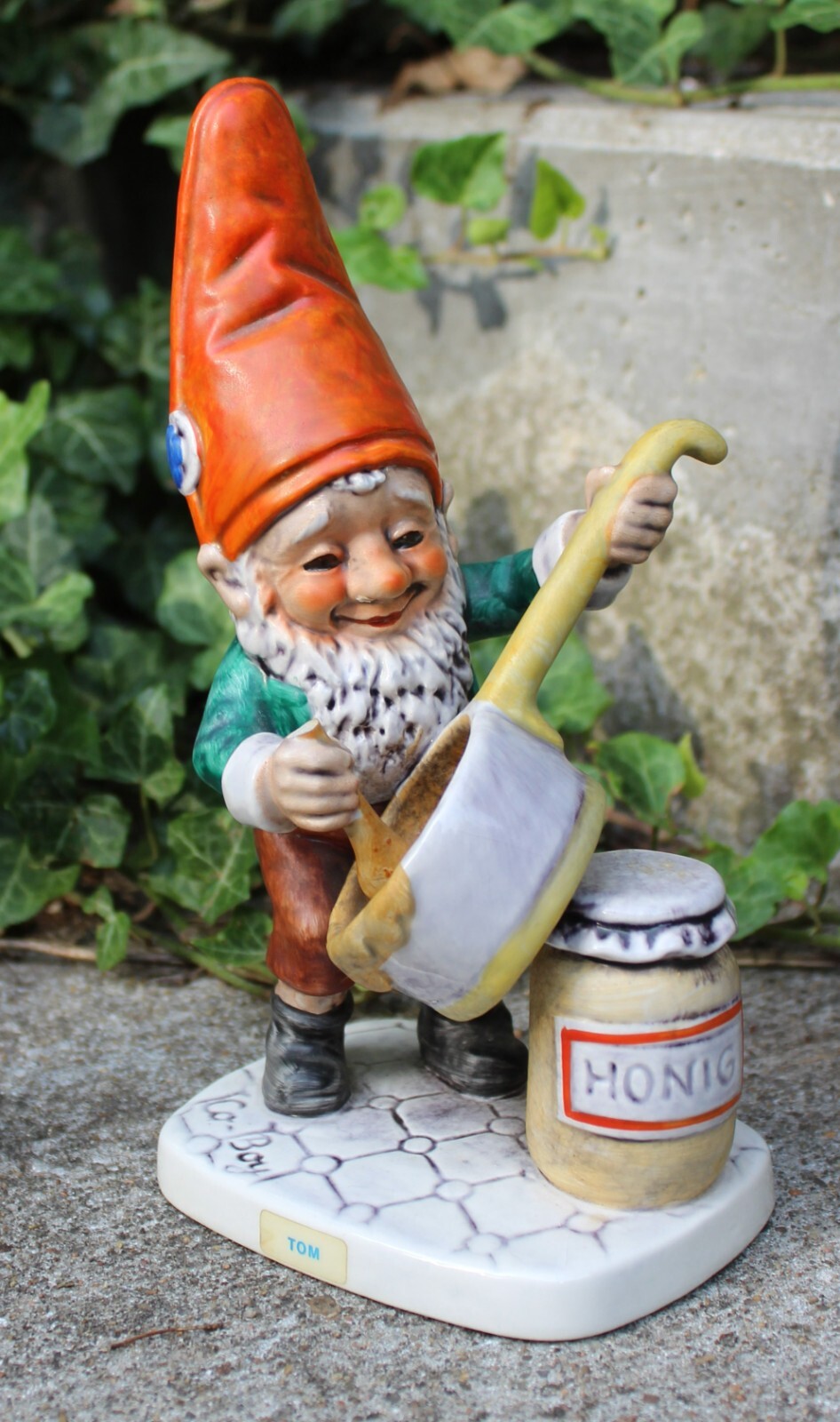 Vintage 1970 Goebel Gnome “Tom, The Beekeeper” Well 504 West