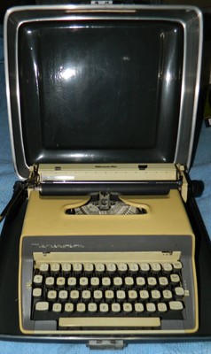 Classic Remington Manual Typewriter # Quiet Riter Eleven with Carrying Case