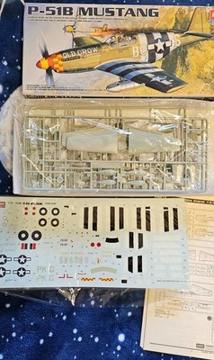 P-51B Mustang Academy kit 1/72 "Old Crow" WW2 Korea USA Fighter