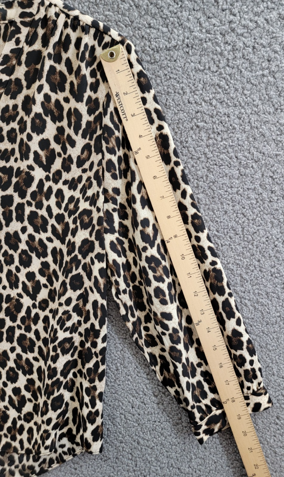 Vince Camuto Leopard Print V-Neck Top Women's S Rich Black Multi 3/4 Sleeve - Picture 8 of 16