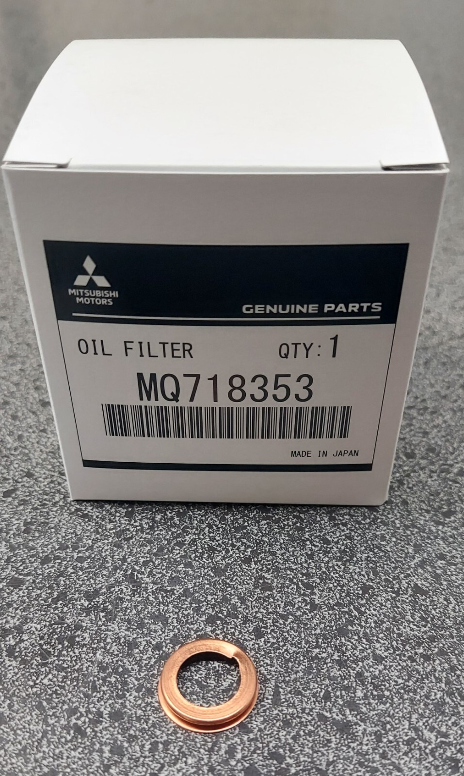 Genuine Mitsubishi oil filter with gasket for Mitsubishi