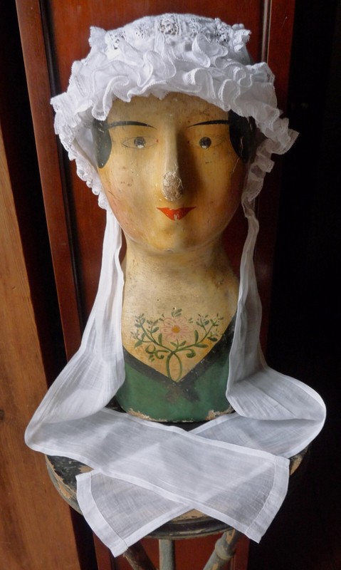 Coiffe/Bonnet BrodÃ© Ancien Ã  4 Volant Dentelle Poitou Charente/Maritime/VendÃ©E/2