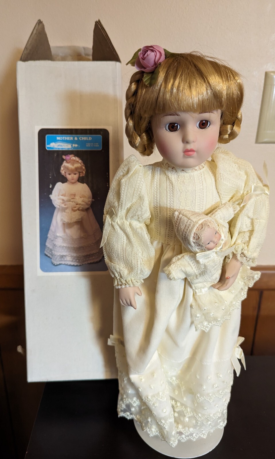 Vintage 1992 House of Lloyd Mother and Child Porcelain Dolls