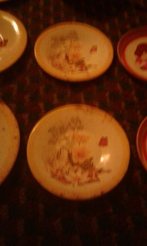 VTG Metal Tin Dollhouse Children's Plate Dish Play Set - Embossed Floral Design