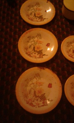 VTG Metal Tin Dollhouse Children's Plate Dish Play Set - Embossed Floral Design