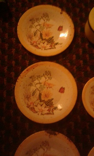 VTG Metal Tin Dollhouse Children's Plate Dish Play Set - Embossed Floral Design