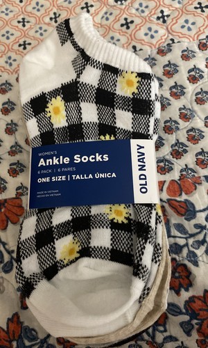 Old Navy Women’s Ankle Socks~6 PR Flowers~