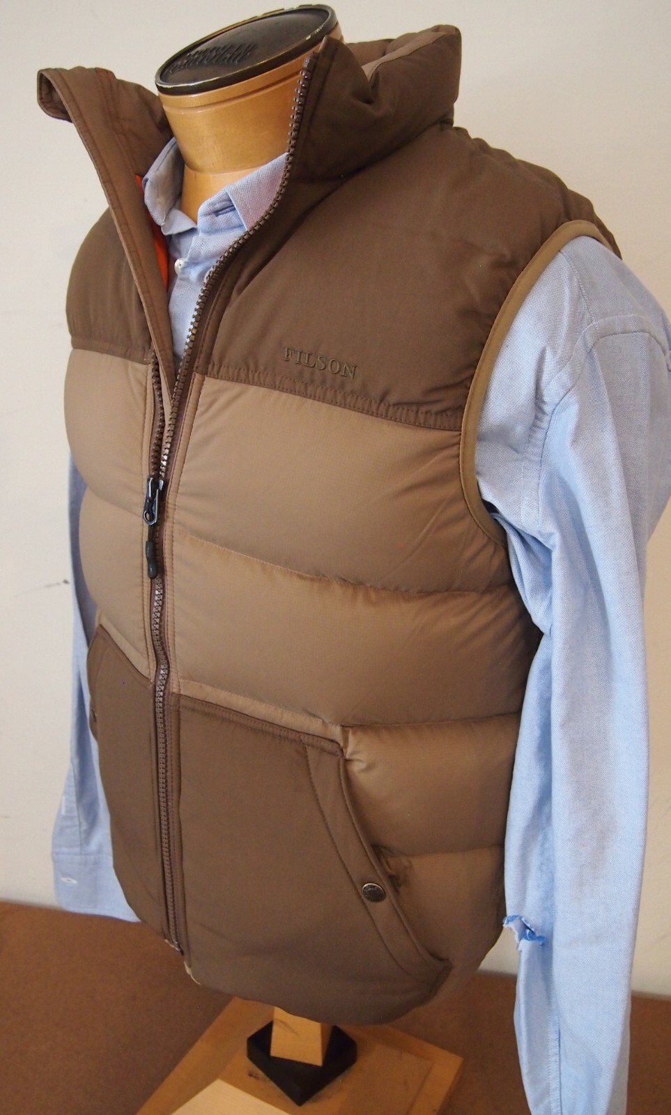Filson Goose Down Featherweight Puffer Vest NWT X-Small $250 Filson Goose Down Featherweight Puffer Vest NWT X-Small $250