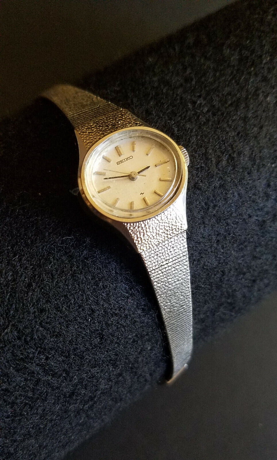 Seiko Retro Womens 1104-7140 Watch Silver Bracelet Band Seiko Retro Womens 1104-7140 Watch Silver Bracelet Band