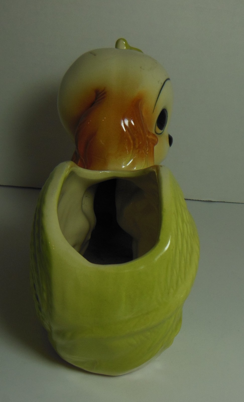 Hull USA #88 Planter, Cocker Spaniel Puppy Caught in Yarn Ball Excellent Cond