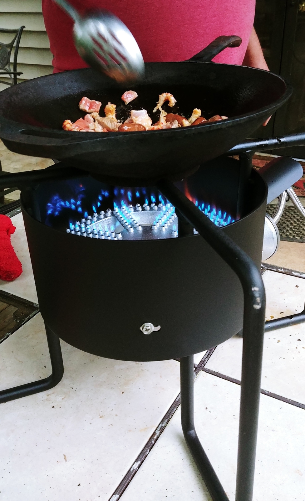 BAYOU CLASSIC KAB6 GAS CAST IRON BURNER COOKER WITH HOUSE GUARD NEW