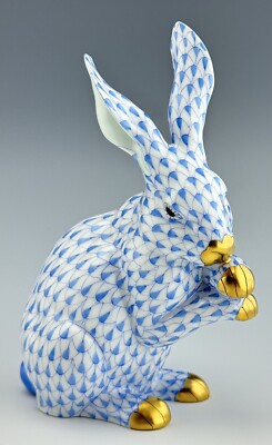   MINT HEREND BUNNY RABBIT W/ PAWS Blue Fishnet Figurine ($630 Retail)