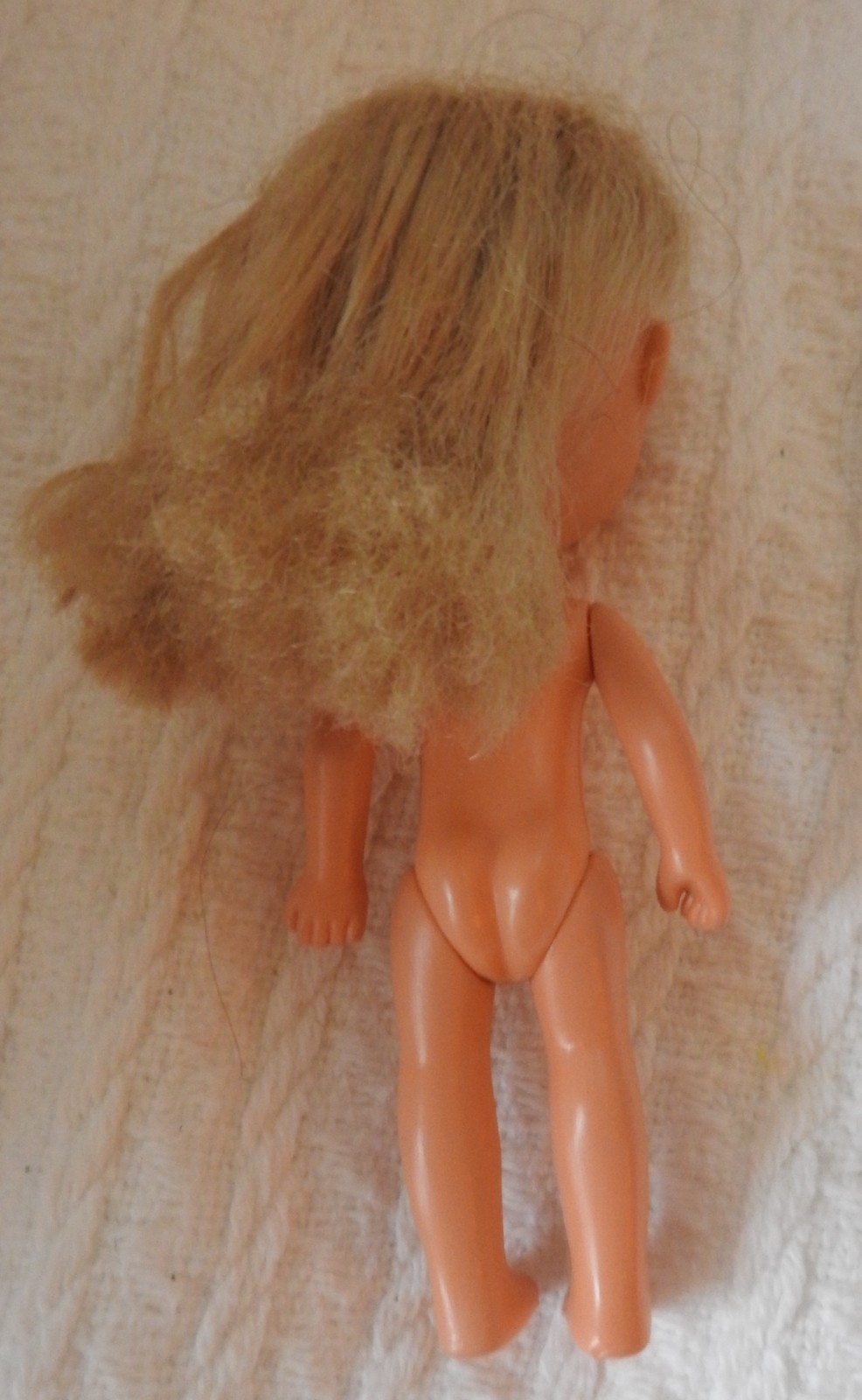 Vintage Blonde   Doll Made in Hong Kong 5 3/4