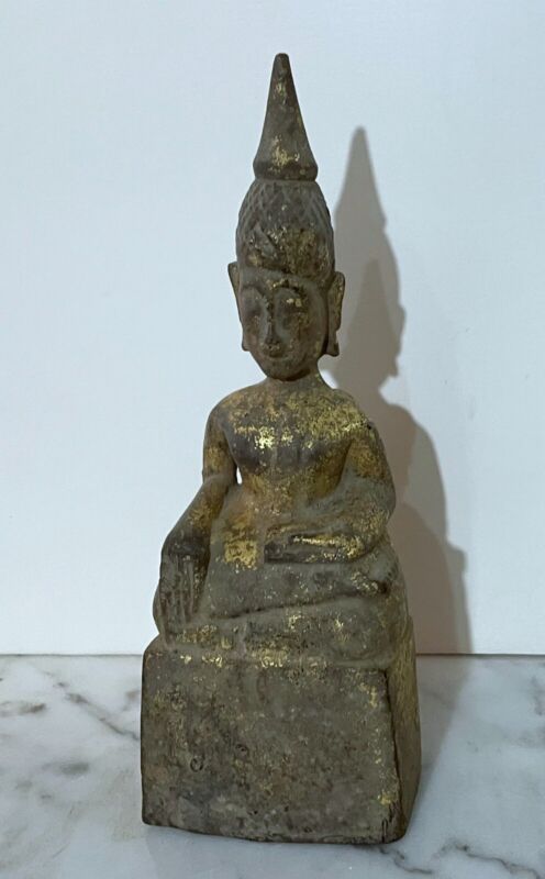 ANTIQUE SOUTHEAST ASIAN CARVED WOOD PAINTED STATUE OF A SEATED BUDDHA FIGURE