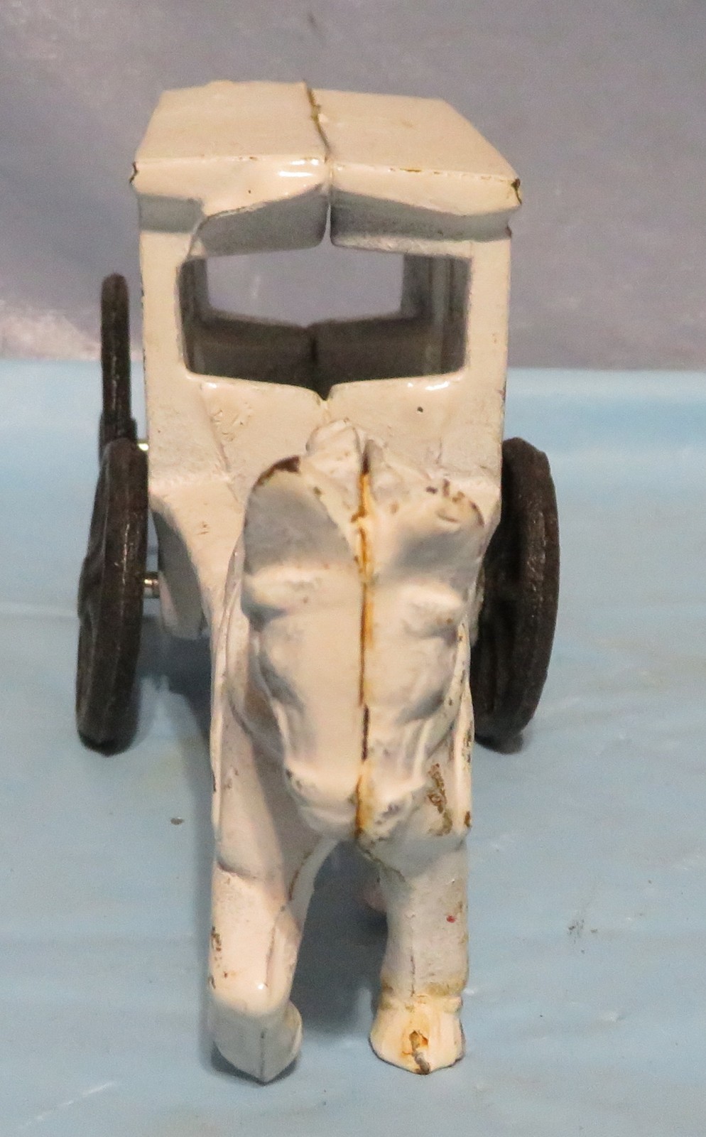 Lovely Cast Iron Horse and MILK WAGON 'FRESH MILK' Red/White/Black