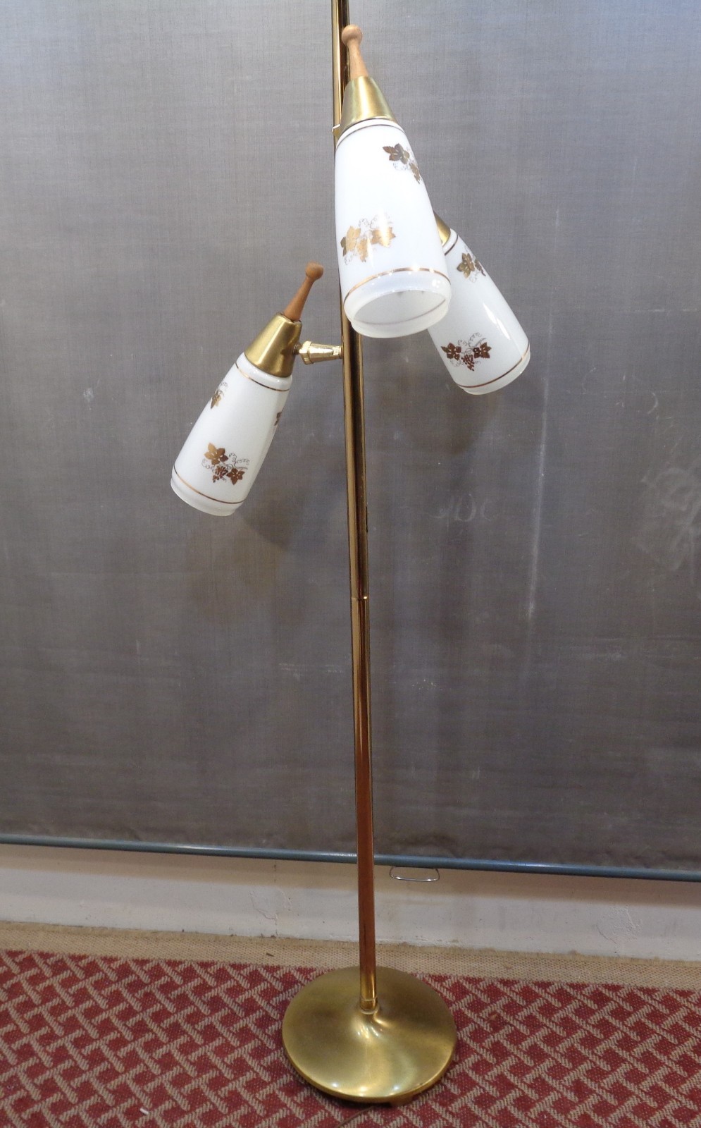 Vintage Mid Century Modern Floor Lamp Glass Shades Nice & Classy